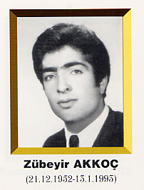 �ehit ��retmen
      Z�beyr AKKO� resmi foto�raf� 